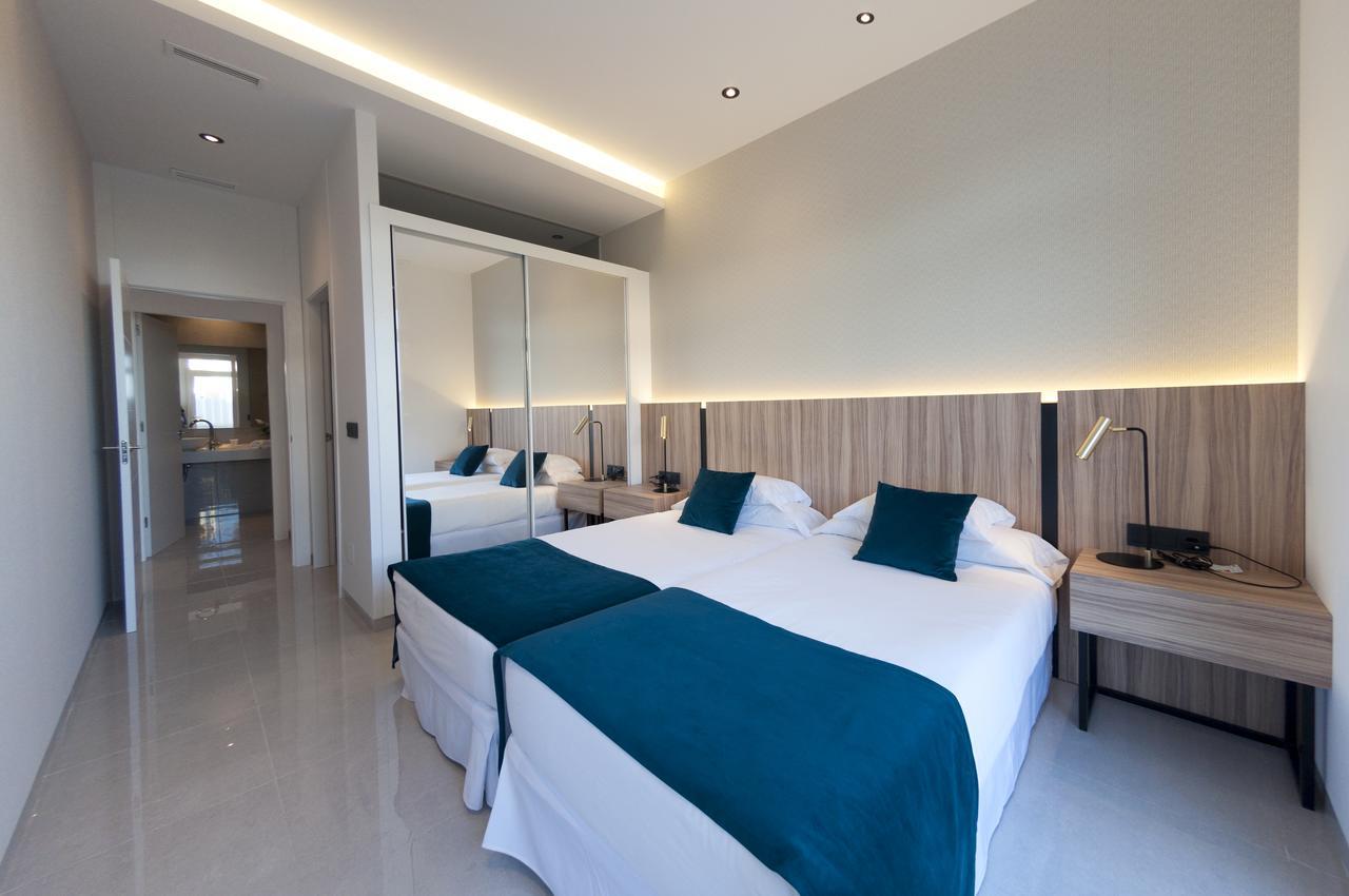 Apartamentos La Laguna I Luxury Apartments 瓜尔达马尔·德尔·塞古拉 外观 照片