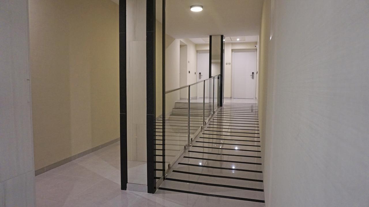 Apartamentos La Laguna I Luxury Apartments 瓜尔达马尔·德尔·塞古拉 外观 照片