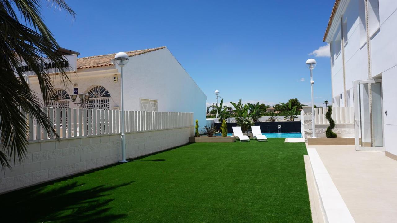 Apartamentos La Laguna I Luxury Apartments 瓜尔达马尔·德尔·塞古拉 外观 照片