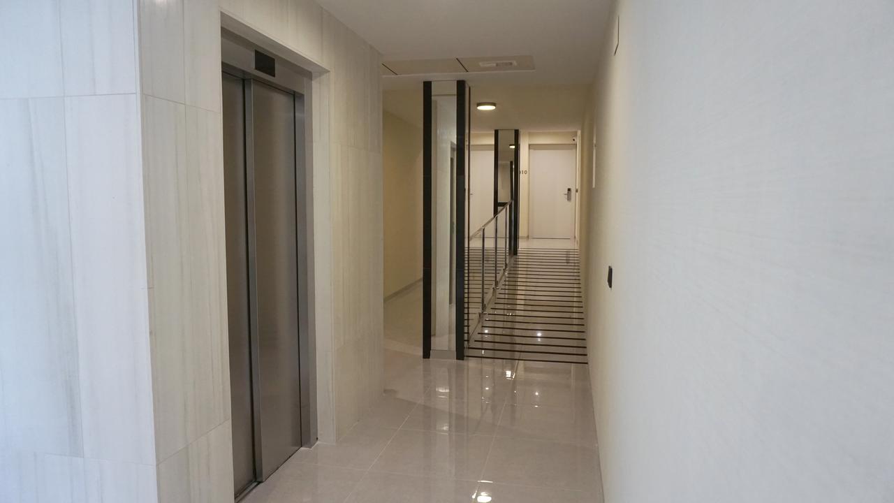 Apartamentos La Laguna I Luxury Apartments 瓜尔达马尔·德尔·塞古拉 外观 照片