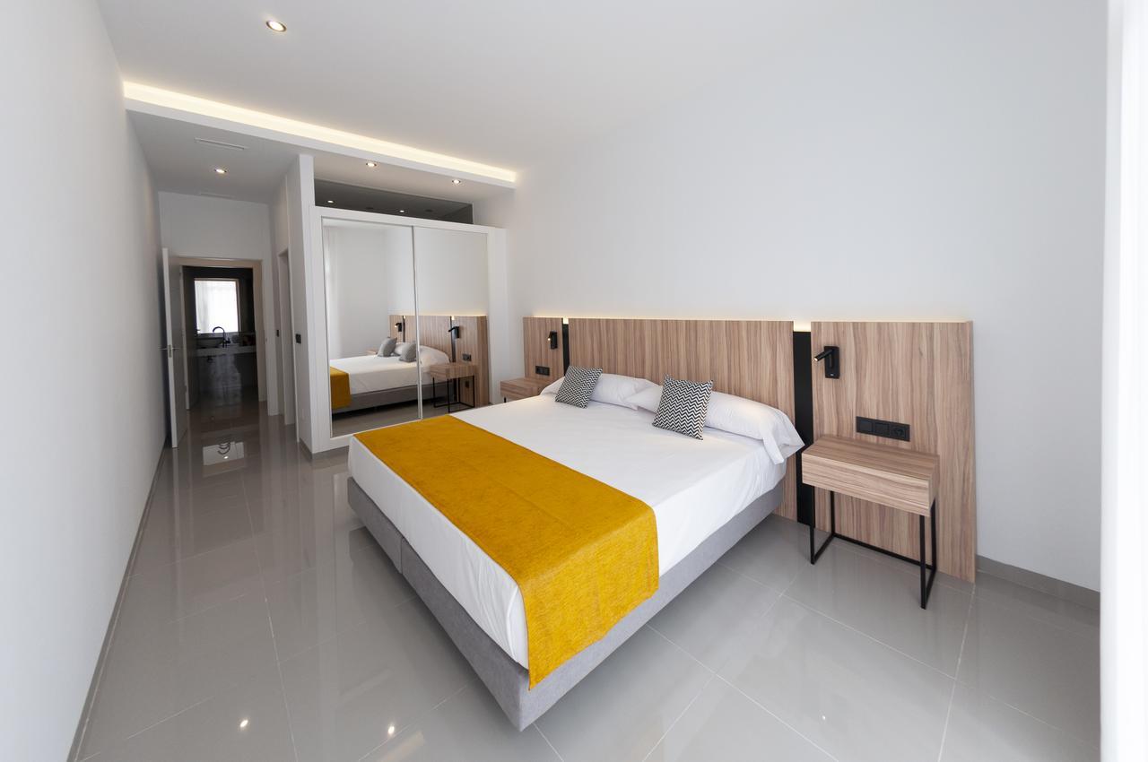 Apartamentos La Laguna I Luxury Apartments 瓜尔达马尔·德尔·塞古拉 外观 照片