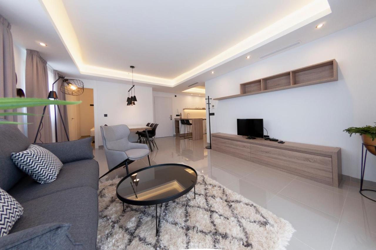 Apartamentos La Laguna I Luxury Apartments 瓜尔达马尔·德尔·塞古拉 外观 照片
